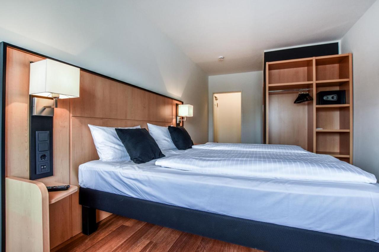 Stay Lev Hotel Leverkusen Exterior photo